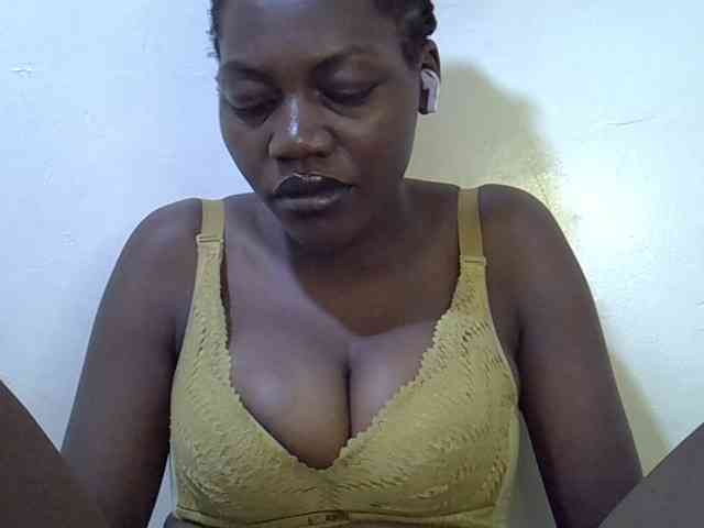 juicy-bella