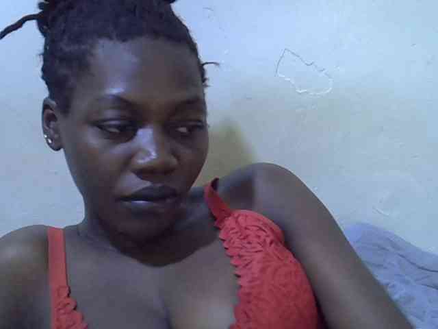 juicy-bella