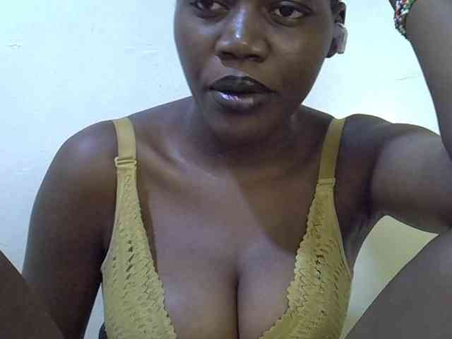 juicy-bella