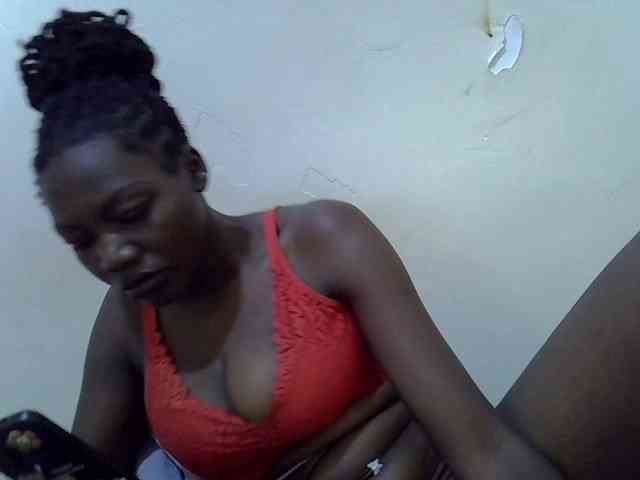 juicy-bella