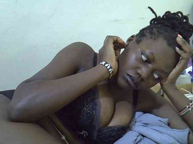 juicy-bella