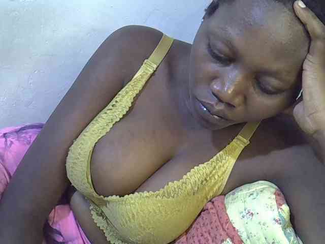 juicy-bella