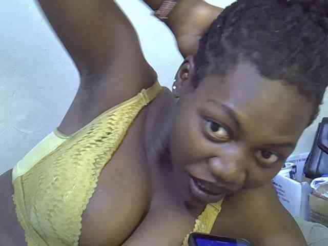 juicy-bella