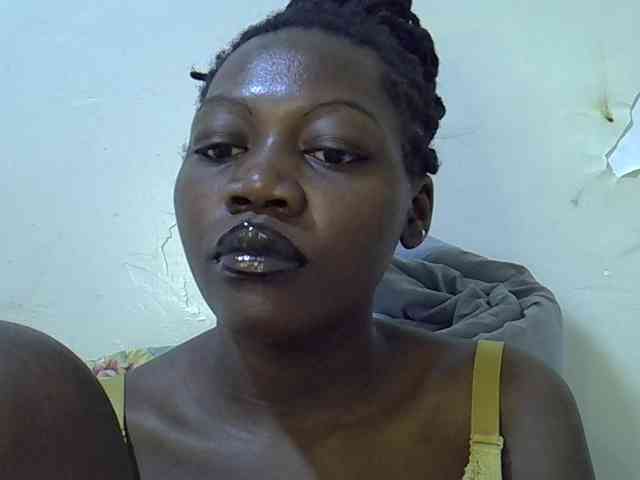 juicy-bella