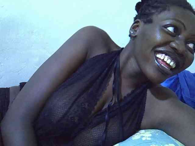 juicy-bella