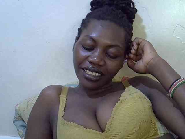 juicy-bella
