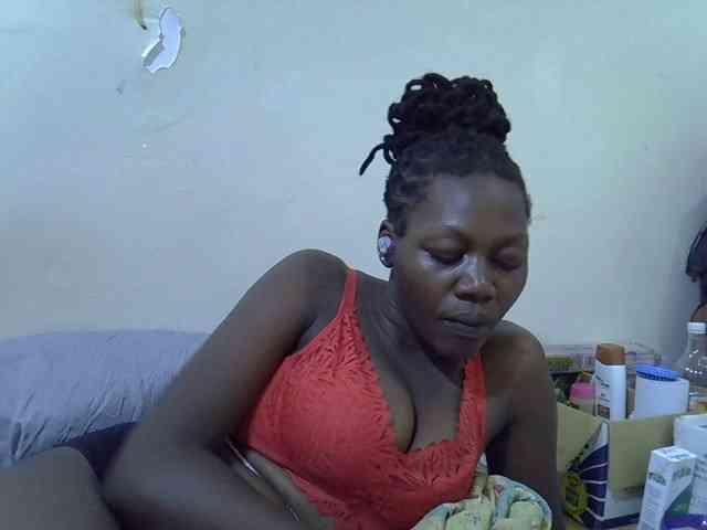 juicy-bella