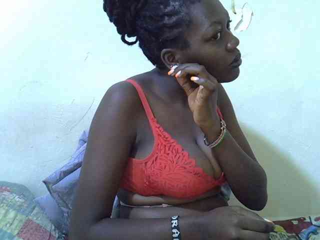juicy-bella