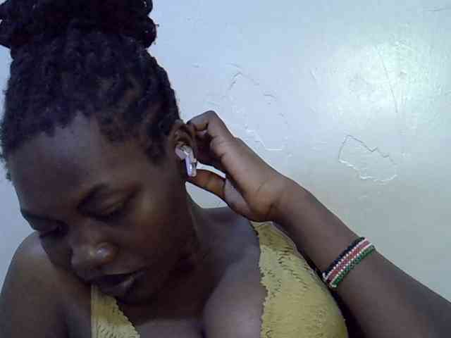 juicy-bella