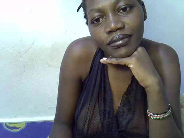 juicy-bella