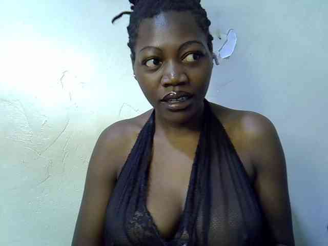 juicy-bella