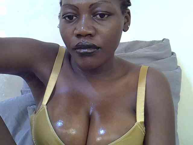 juicy-bella
