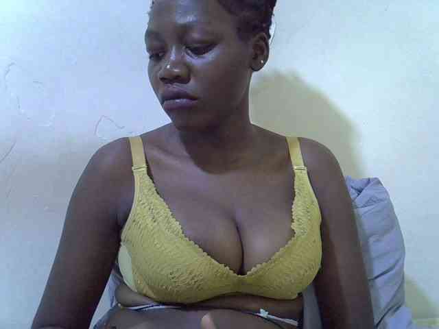 juicy-bella