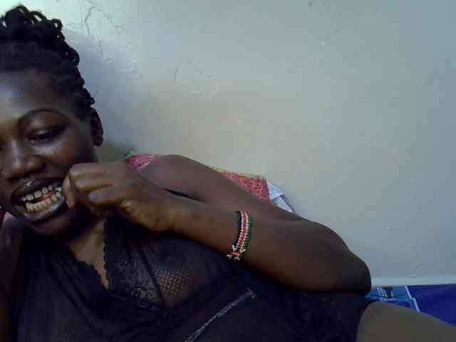 juicy-bella