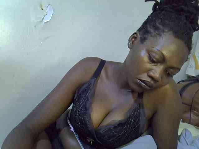 juicy-bella webcam