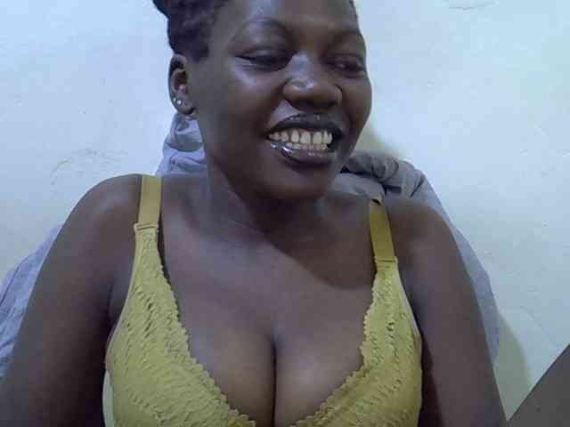 juicy-bella
