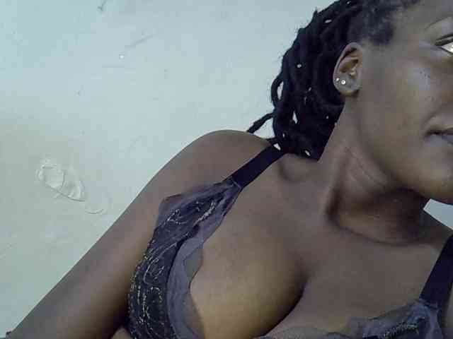 juicy-bella