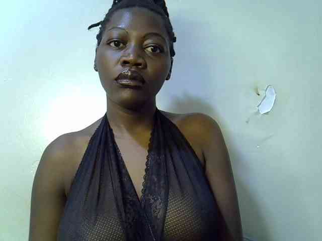 juicy-bella