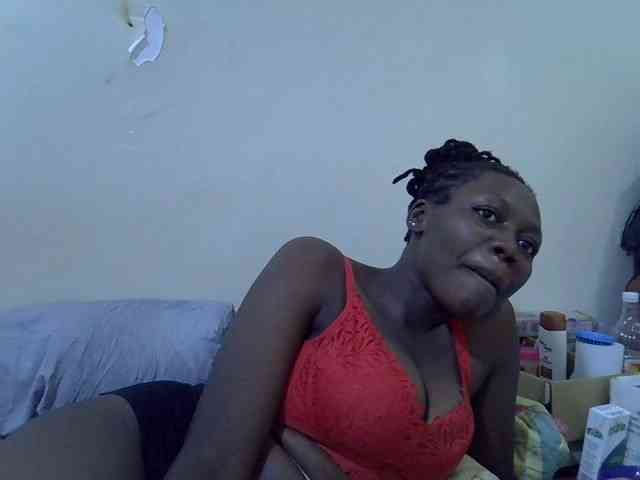 juicy-bella