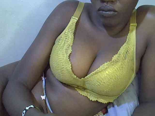 juicy-bella