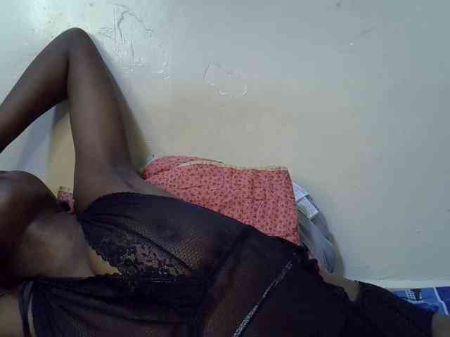 juicy-bella