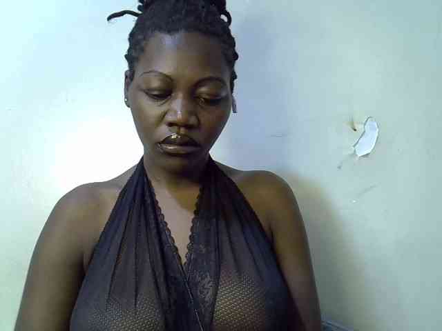 juicy-bella