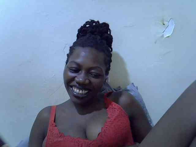 juicy-bella