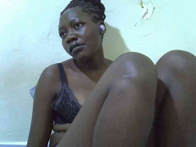 juicy-bella