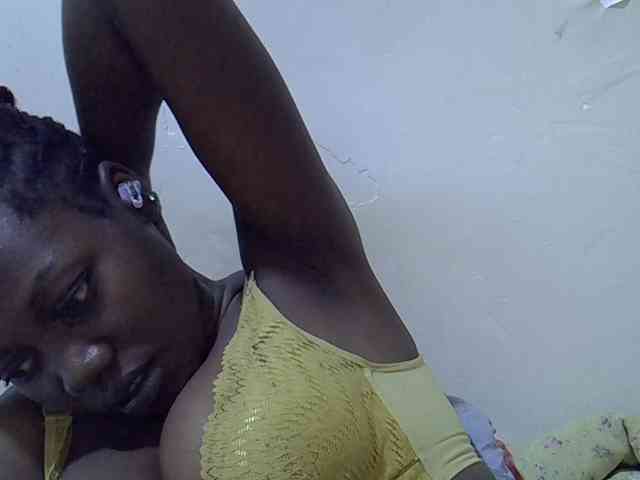 juicy-bella
