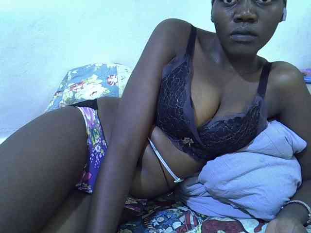 juicy-bella