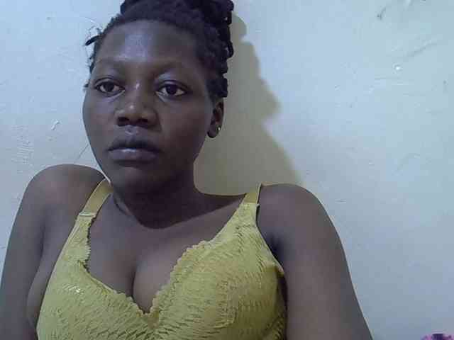 juicy-bella