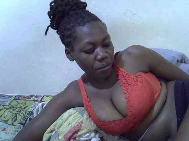 juicy-bella