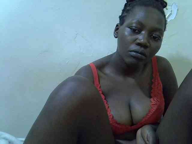 juicy-bella