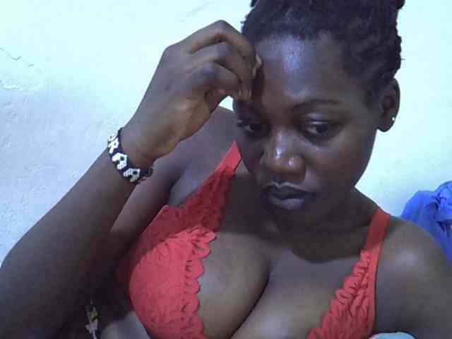 juicy-bella