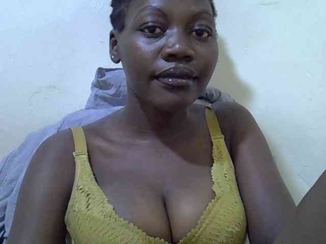 juicy-bella