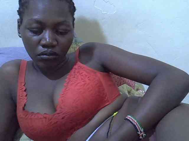 juicy-bella