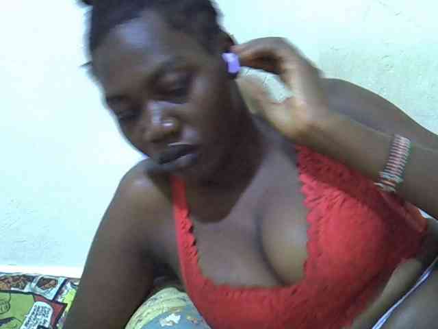 juicy-bella