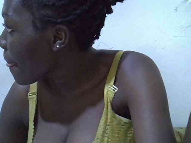 juicy-bella