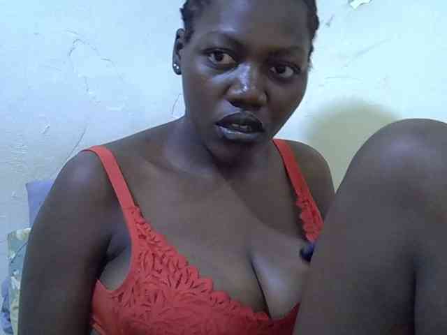 juicy-bella