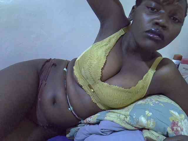 juicy-bella