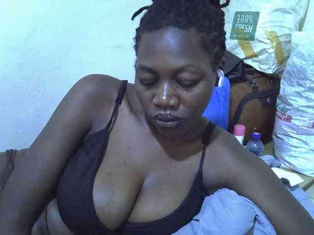 juicy-bella