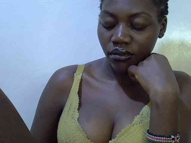 juicy-bella