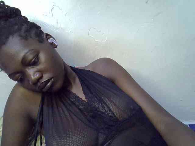 juicy-bella
