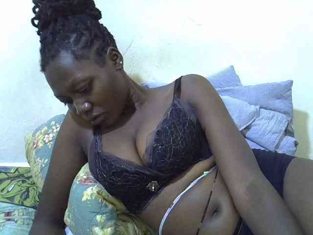 juicy-bella