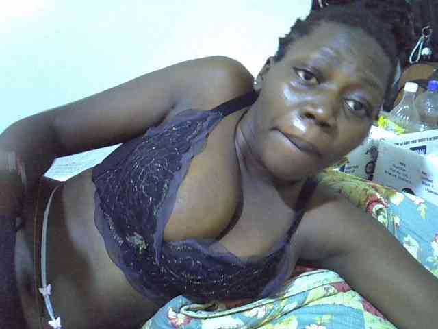 juicy-bella