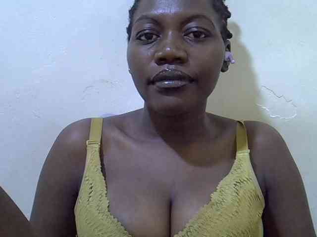 juicy-bella