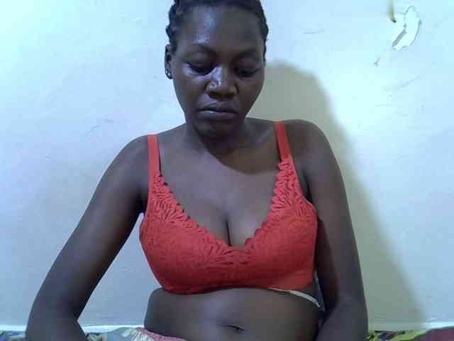 juicy-bella