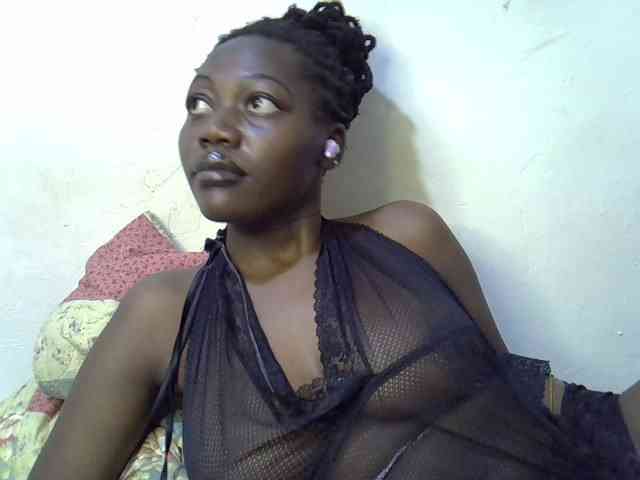 juicy-bella