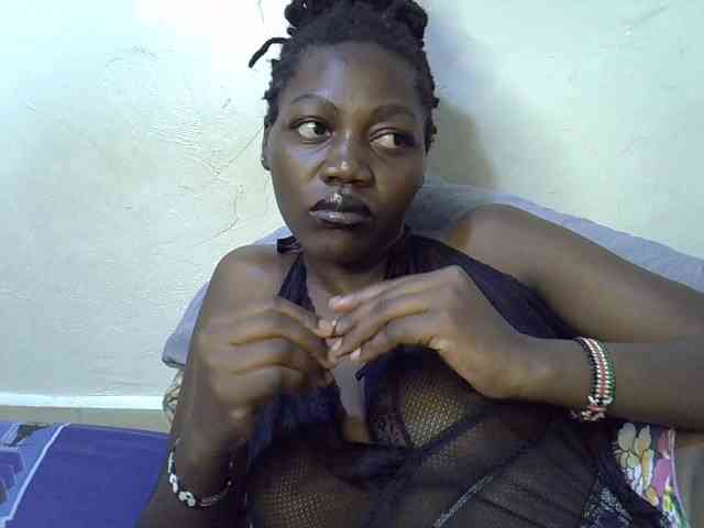 juicy-bella