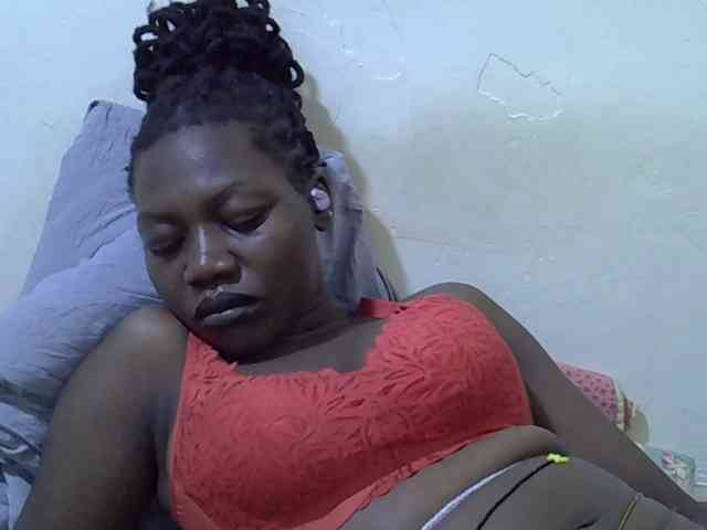 juicy-bella
